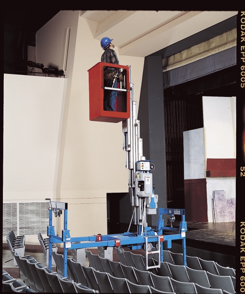 Genie AWP25s Vertical Lift - Image 2