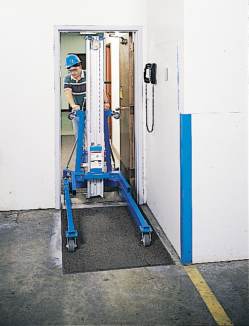 Genie SLA15 Material Lift - Image 2