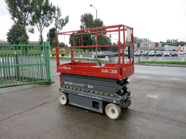Skyjack 3226 Scissor Lift (2013) - Image 2