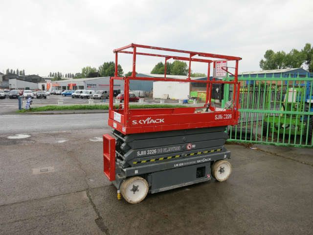 Skyjack 3226 Scissor Lift (2013) - Image 3