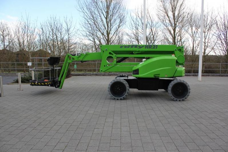 Nifty Lift HR21 Diesel Articulated Boom (Hire) 2x4 - Image 4